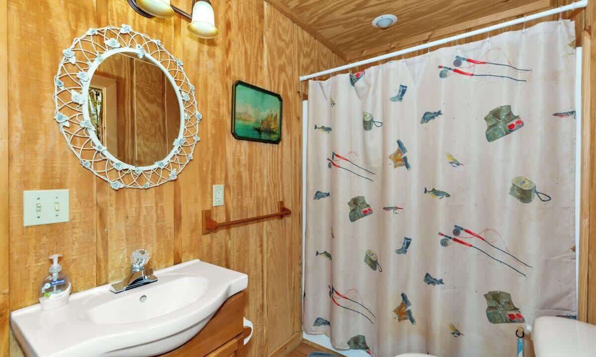Photo of Bathroom in Langston