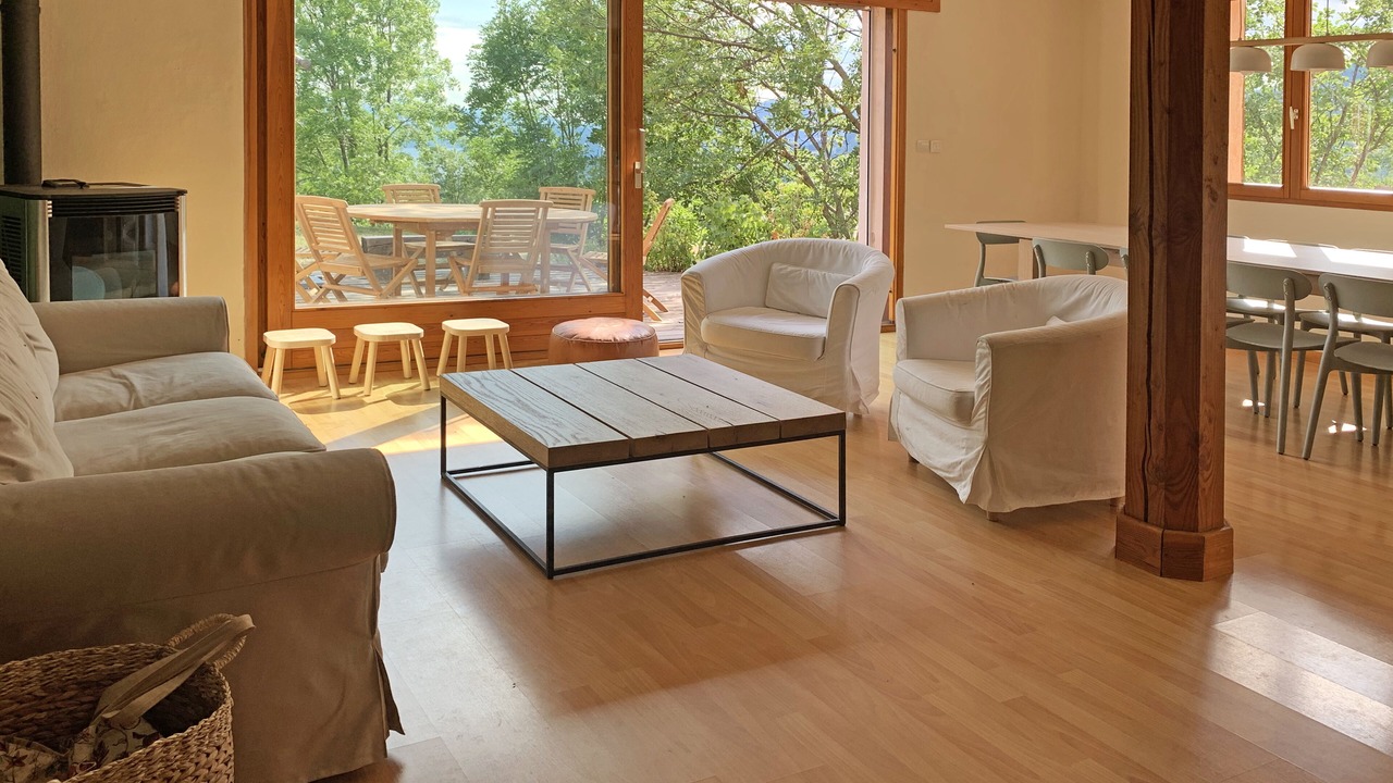 Photo of Livingroom in Puy-Saint-Eusebe