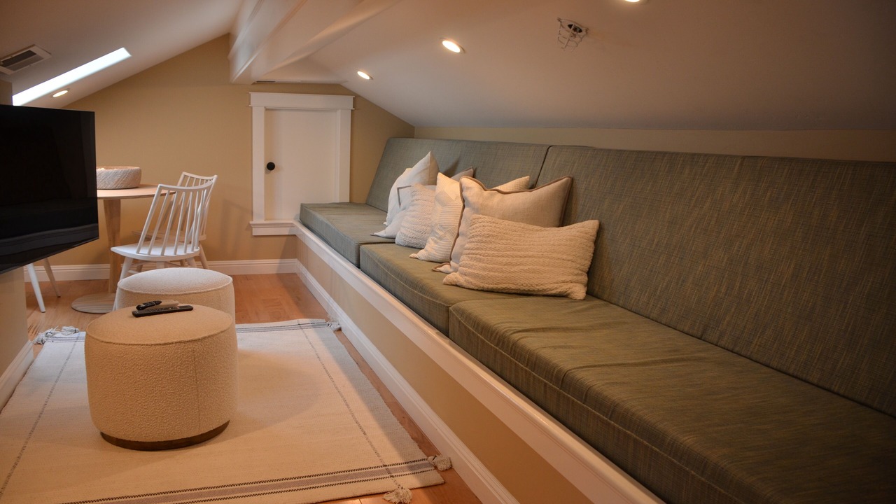 Photo of Livingroom in Atherton