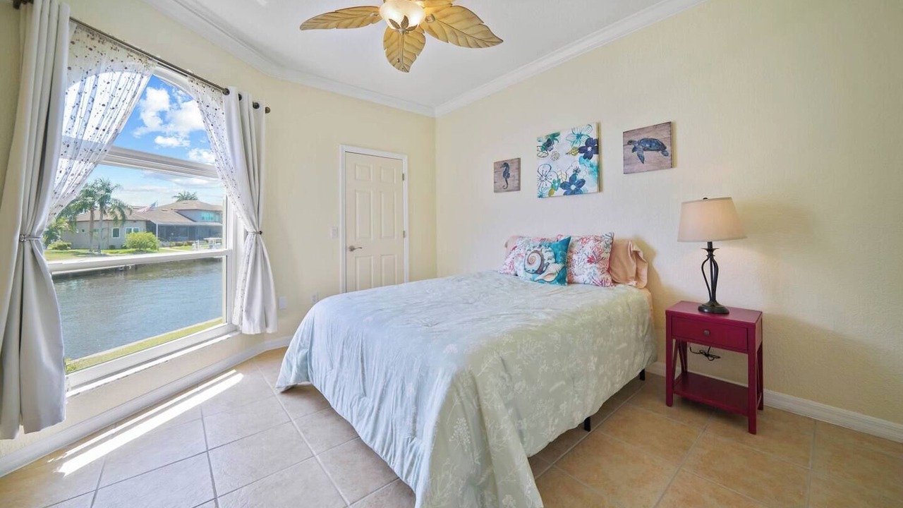 Photo of Bedroom in Burnt Store Isles