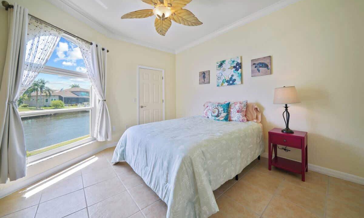 Photo of Bedroom in Burnt Store Isles