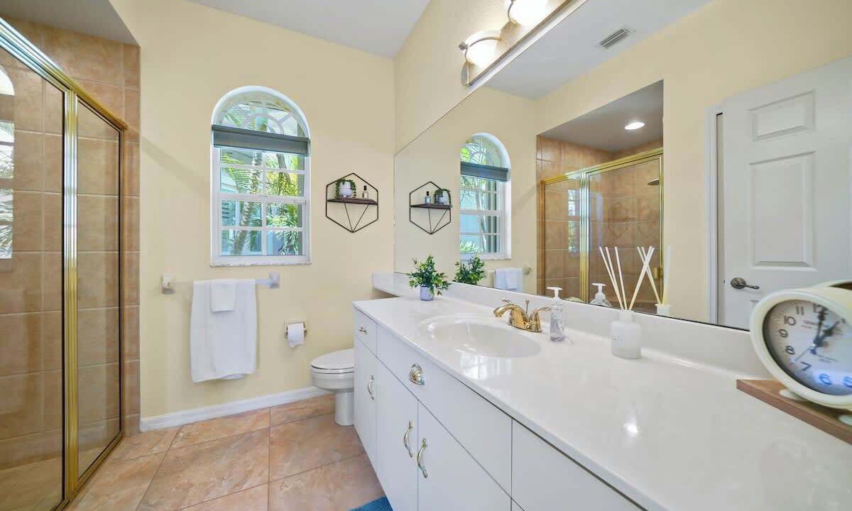 Photo of Bathroom in Burnt Store Isles