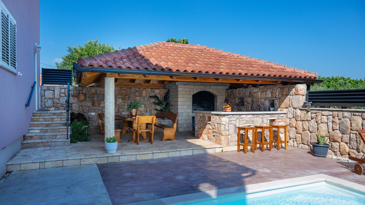 Photo of Outdoor in Oklaj
