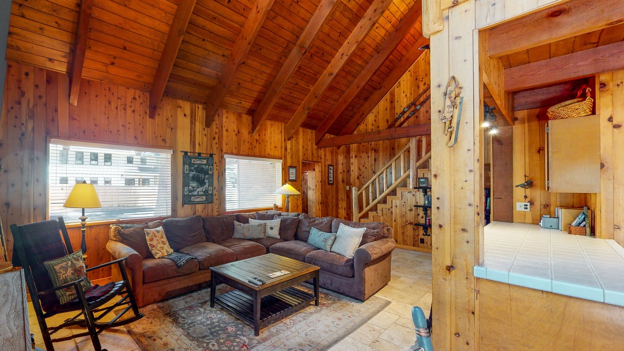 Photo of Livingroom in Tahoe Pines