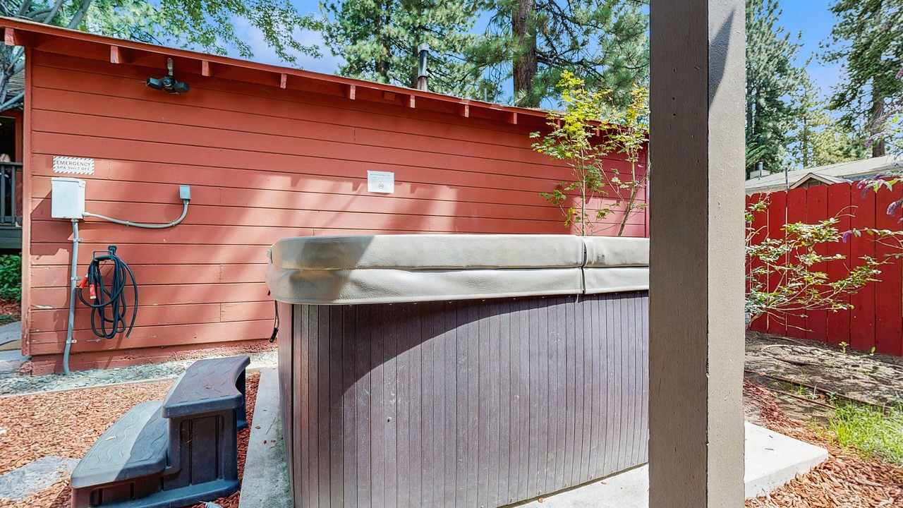 Photo of Patio Balcony in Lakeside Park