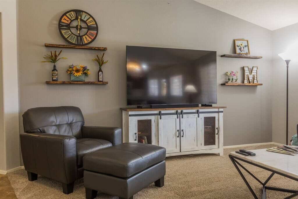 Photo of Livingroom in East Mesa