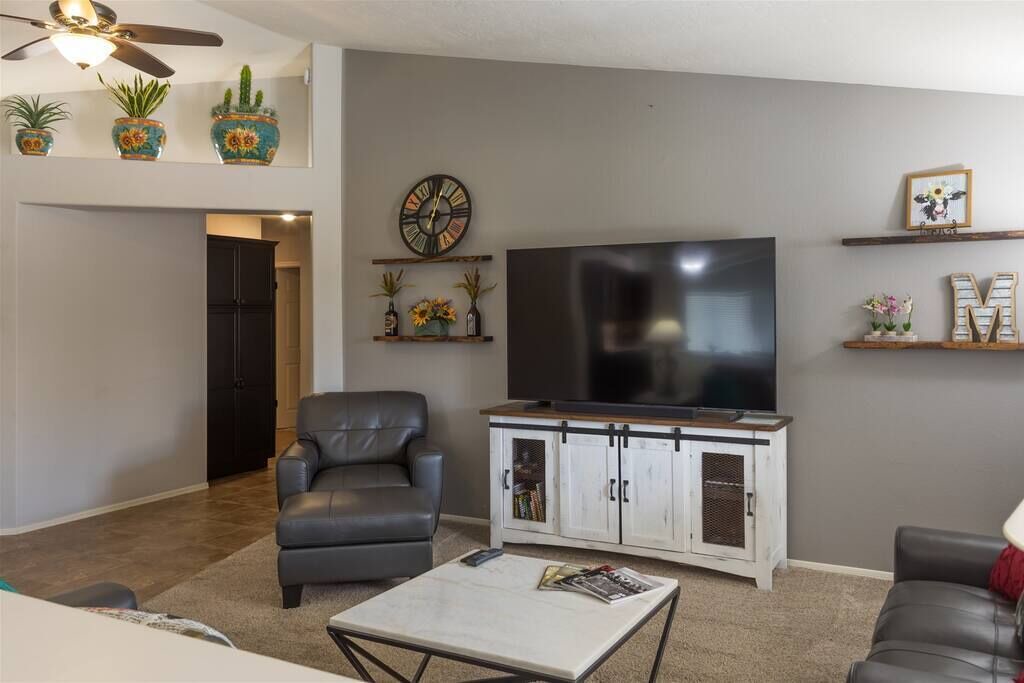 Photo of Livingroom in East Mesa