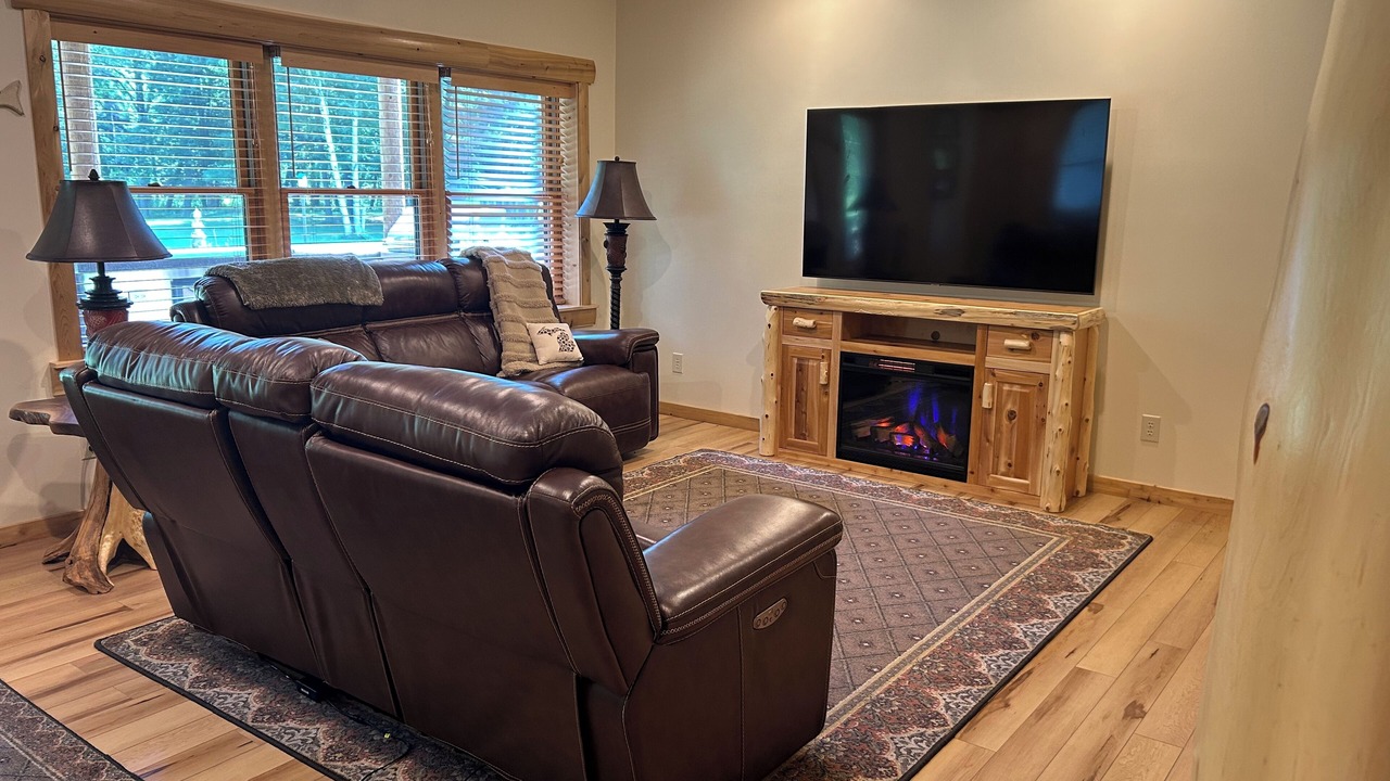 Photo of Livingroom in White Cloud