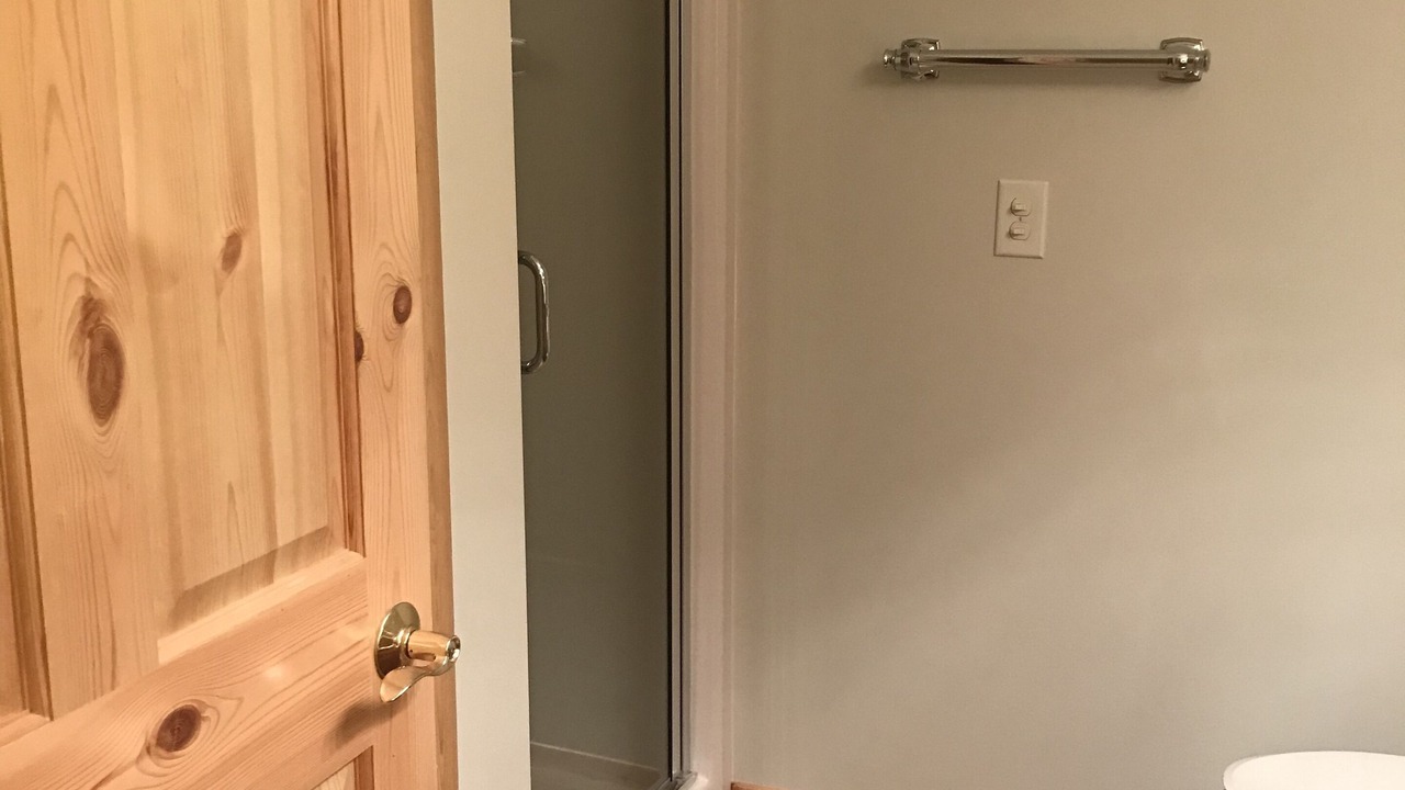 Photo of Bathroom in White Cloud