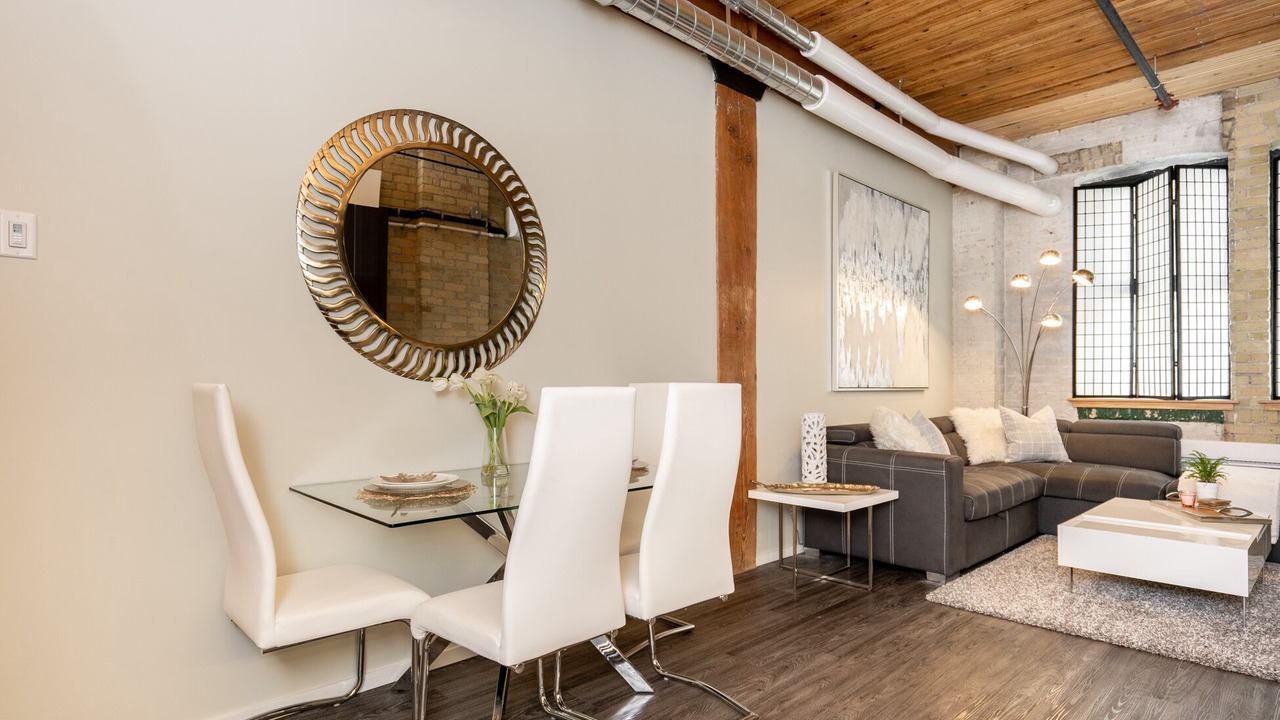 Photo of Livingroom in Exchange District