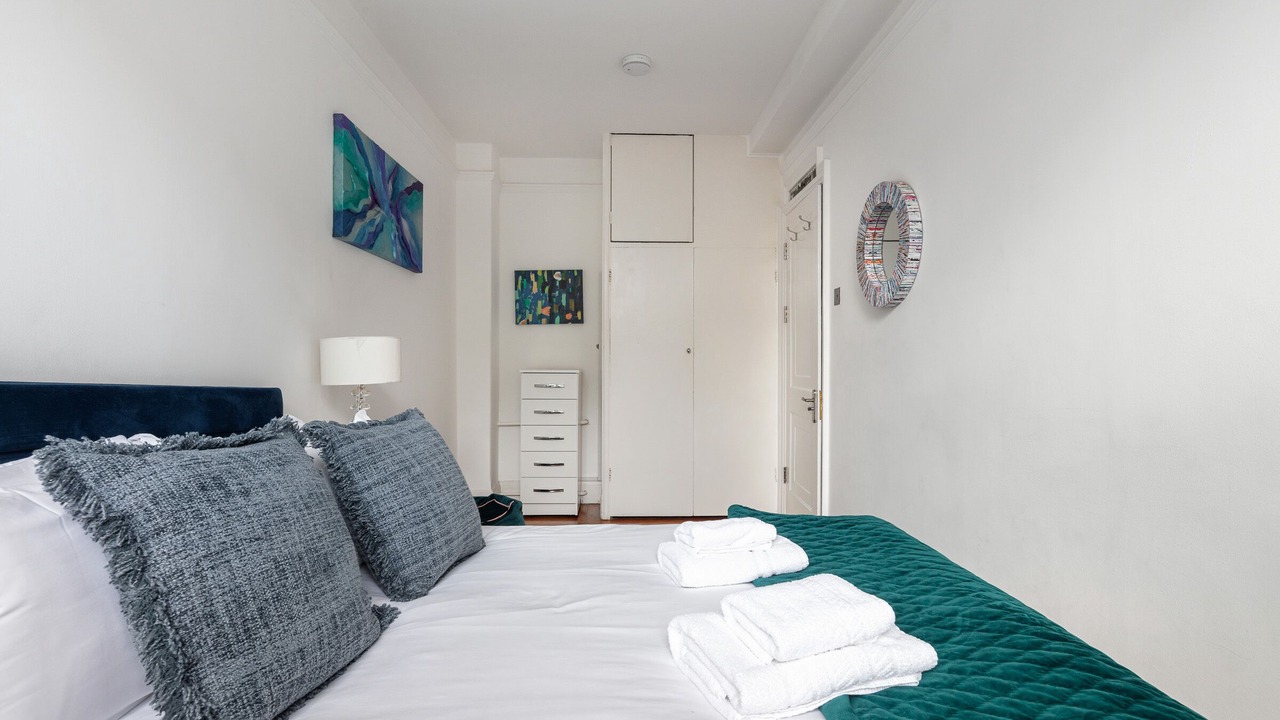 Photo of Bedroom in Lancaster Gate