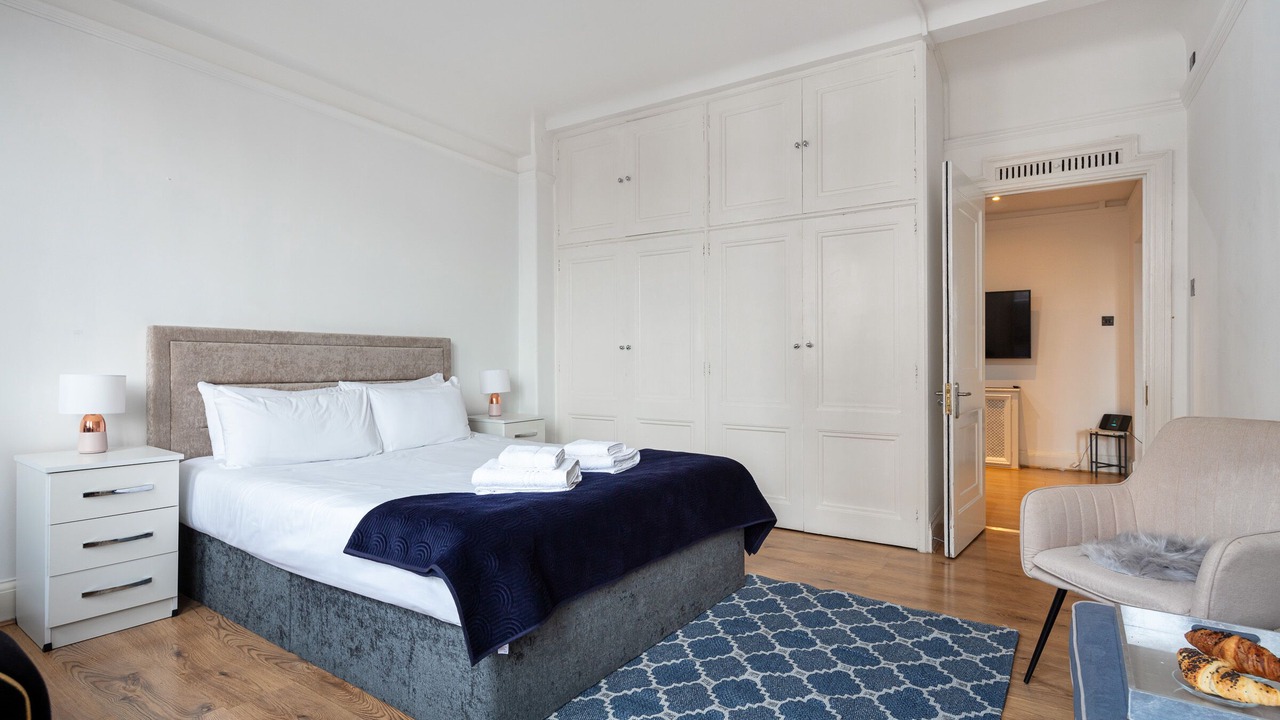 Photo of Bedroom in Lancaster Gate