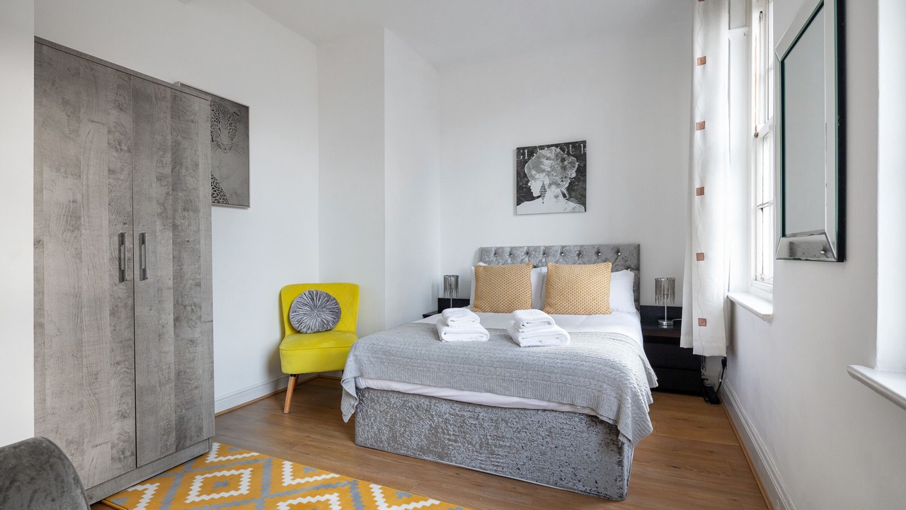 Photo of Bedroom in Lancaster Gate