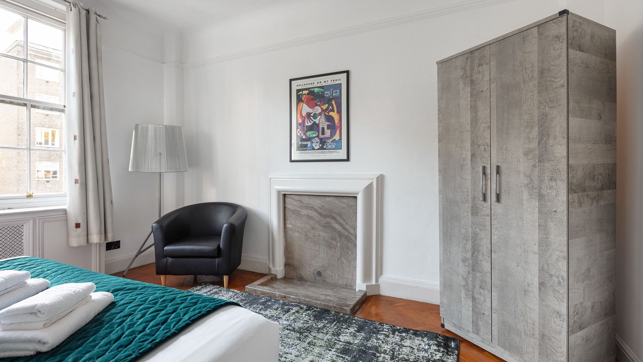 Photo of Bedroom in Lancaster Gate