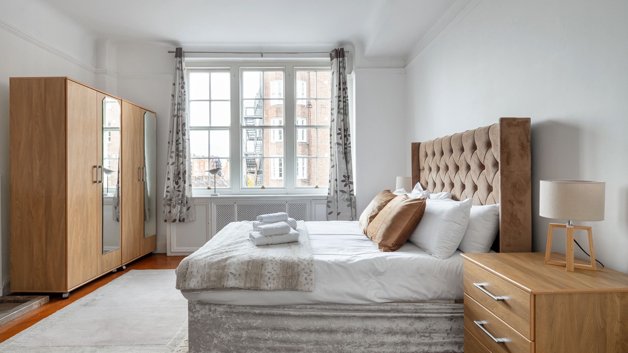 Photo of Bedroom in Lancaster Gate