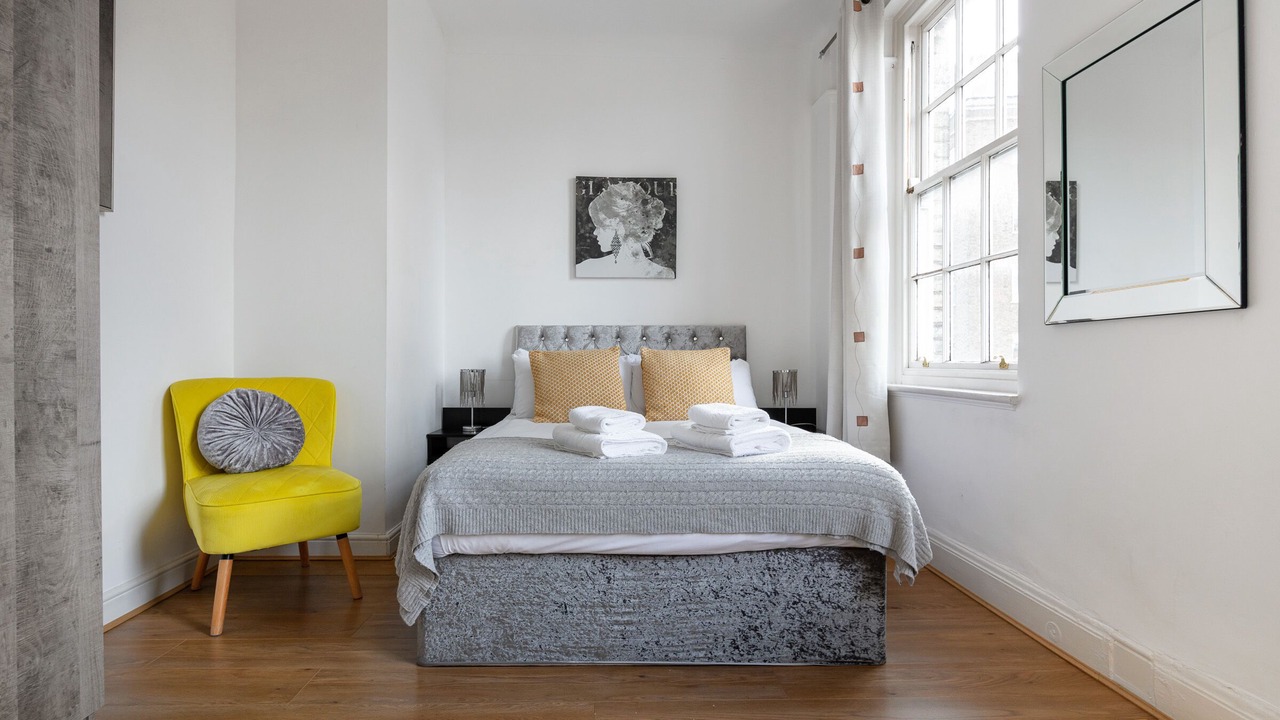 Photo of Bedroom in Lancaster Gate