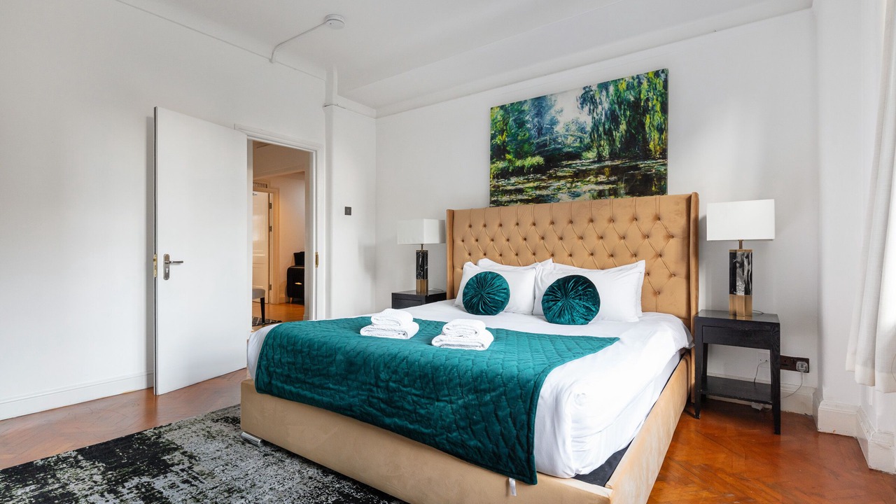 Photo of Bedroom in Lancaster Gate