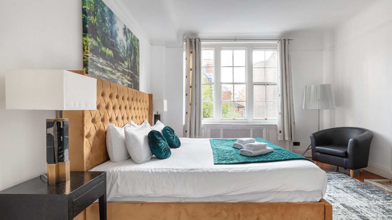 Photo of Bedroom in Lancaster Gate
