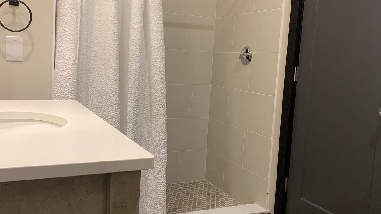 Photo of Bathroom in Teaticket