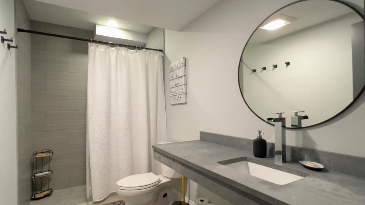 Photo of Bathroom in Teaticket