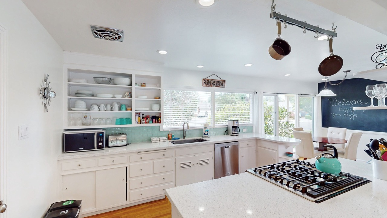 Photo of Kitchen in Junior College Neighborhood Association