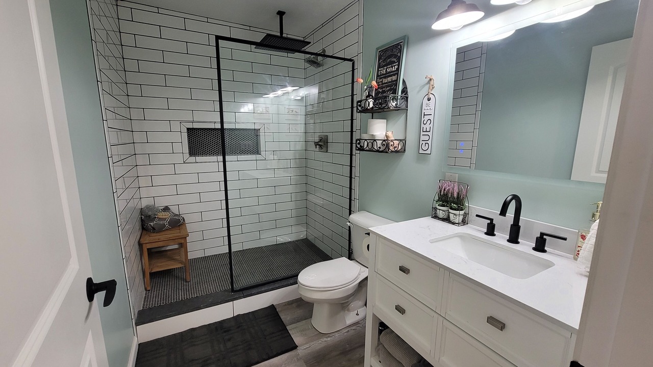 Photo of Bathroom in Hemlock