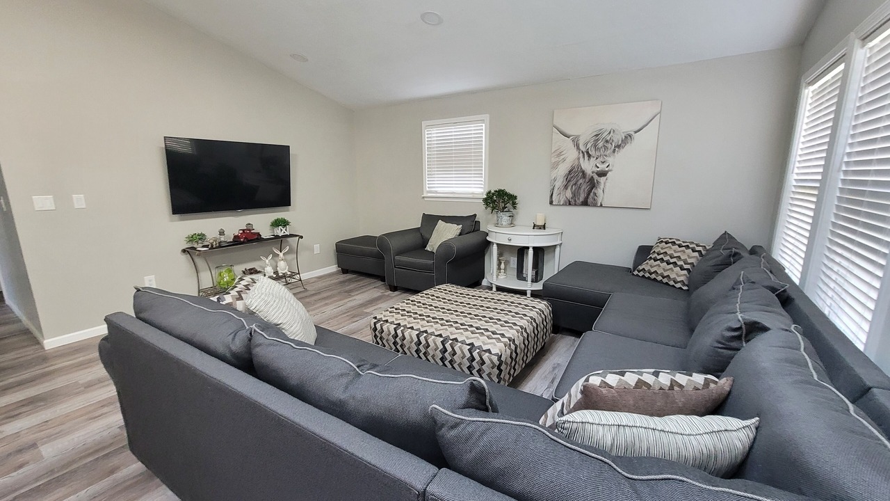 Photo of Livingroom in Hemlock