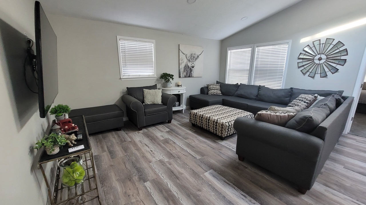 Photo of Livingroom in Hemlock