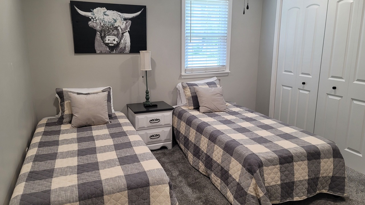 Photo of Bedroom in Hemlock