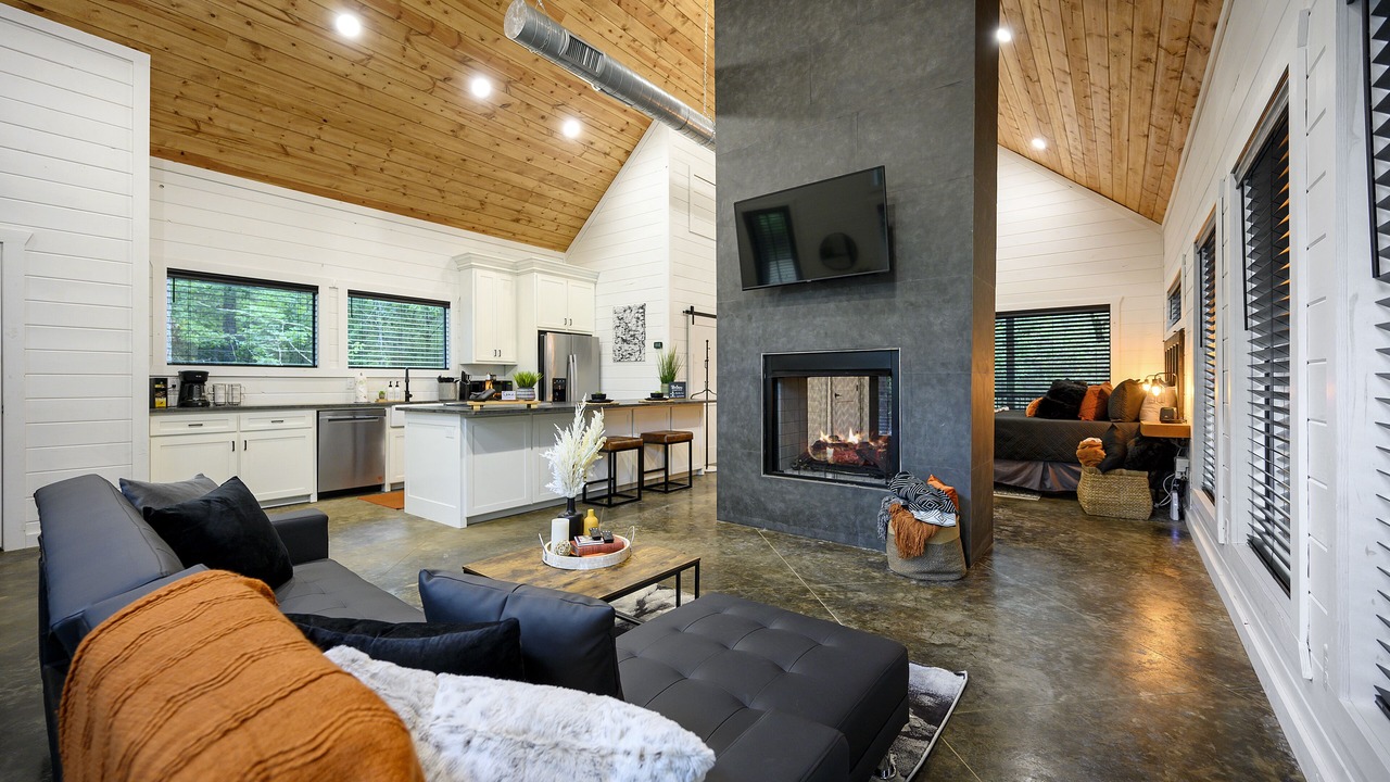 Photo of Livingroom in Broken Bow