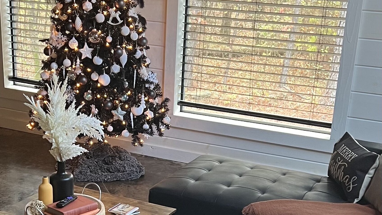Photo of Livingroom in Broken Bow