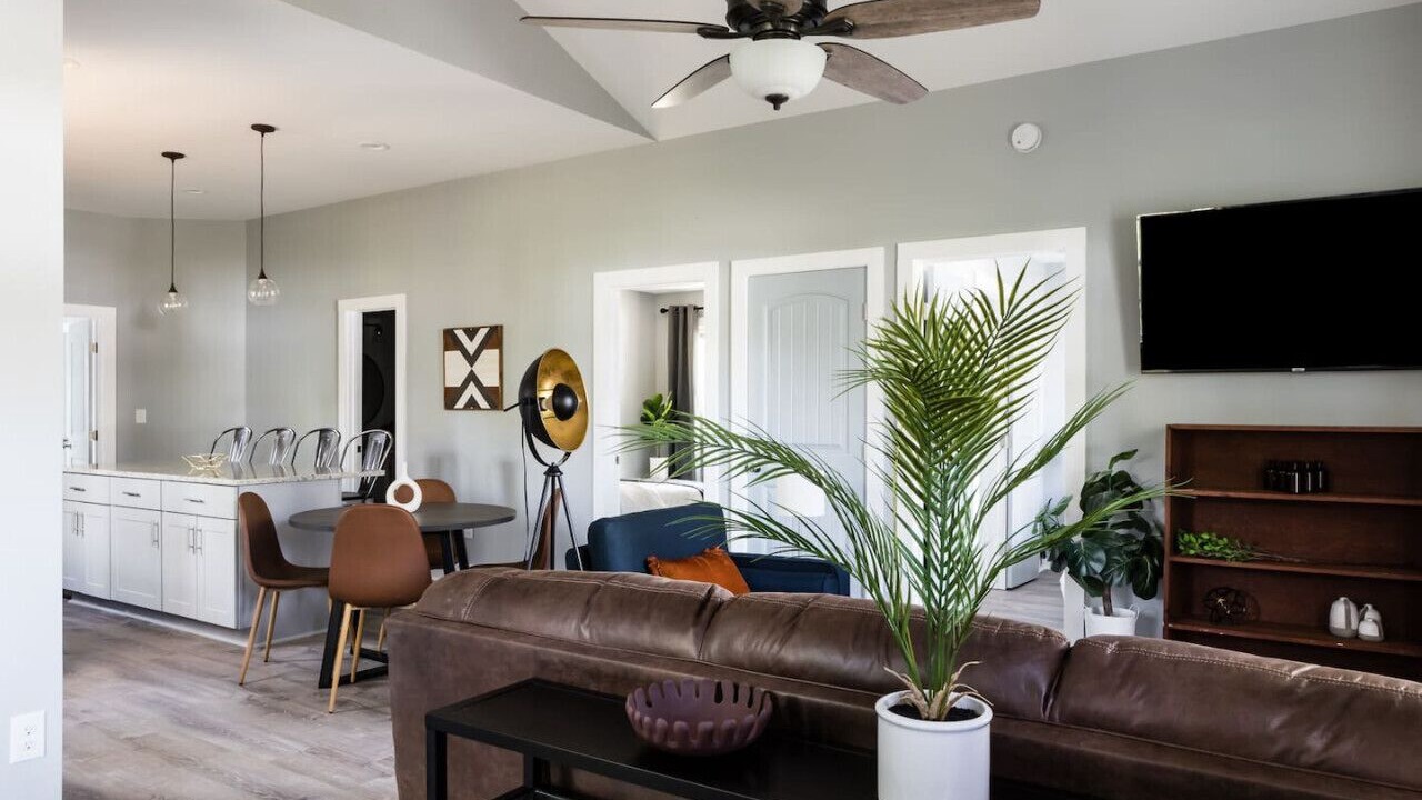 Photo of Livingroom in Southwest Raleigh
