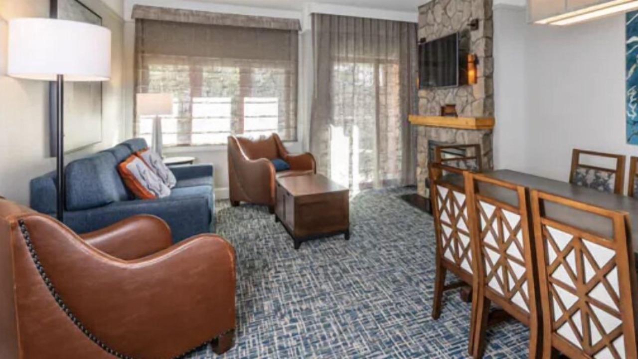 Photo of Livingroom in Lakeside Park