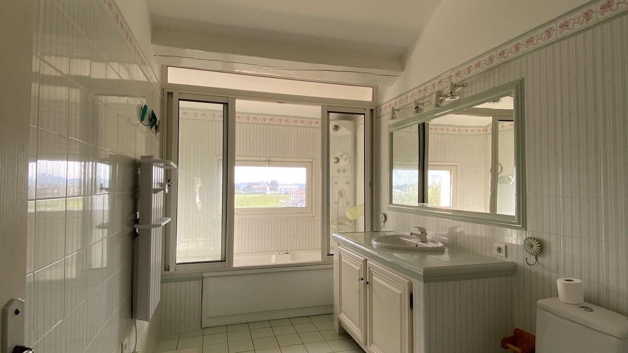 Photo of Bathroom in Montpeyroux