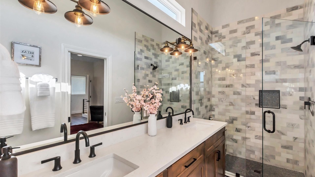 Photo of Bathroom in Blackshear-Prospect Hill