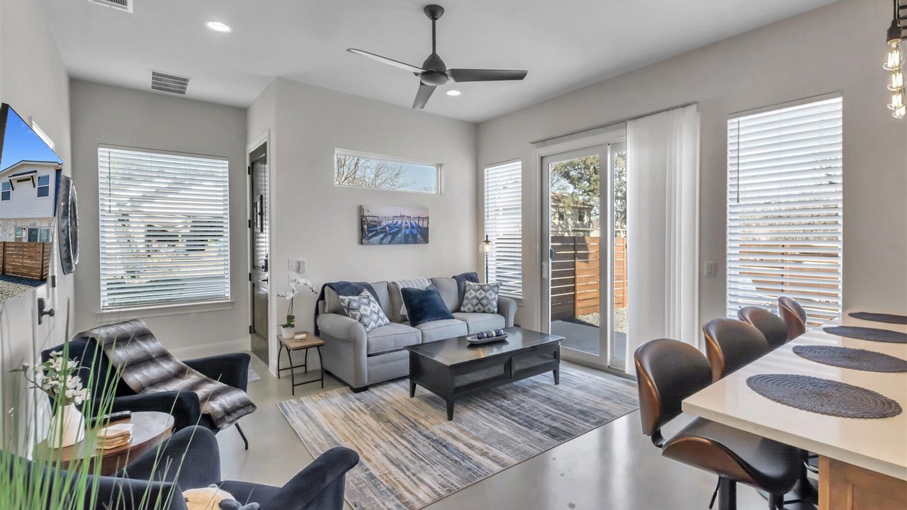 Photo of Livingroom in Blackshear-Prospect Hill