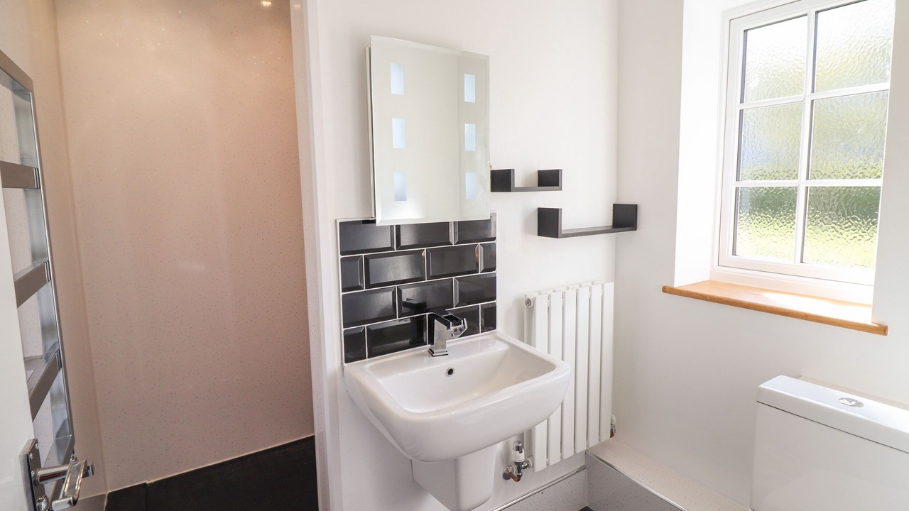 Photo of Bathroom in Llanbrynmair