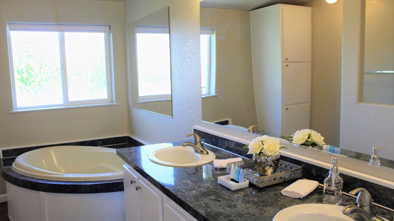 Photo of Bathroom in Umatilla