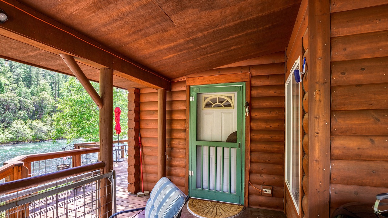 Photo of Patio Balcony in Trail