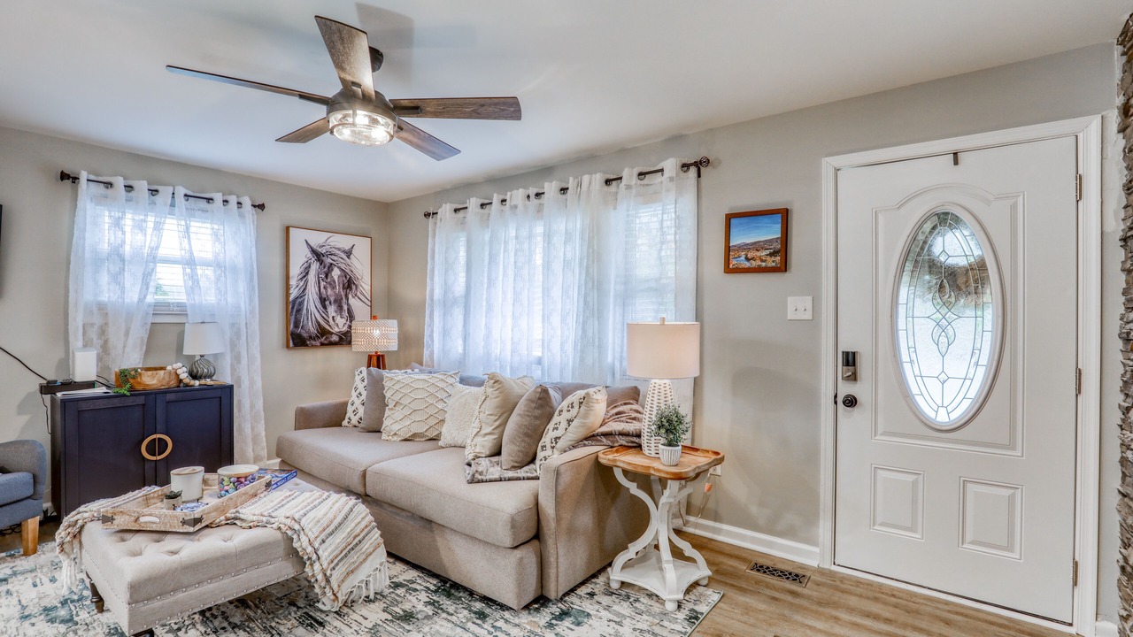 Photo of Livingroom in Riverton