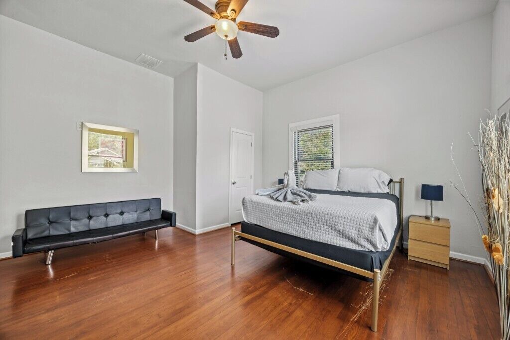 Photo of Bedroom in Oak Cliff