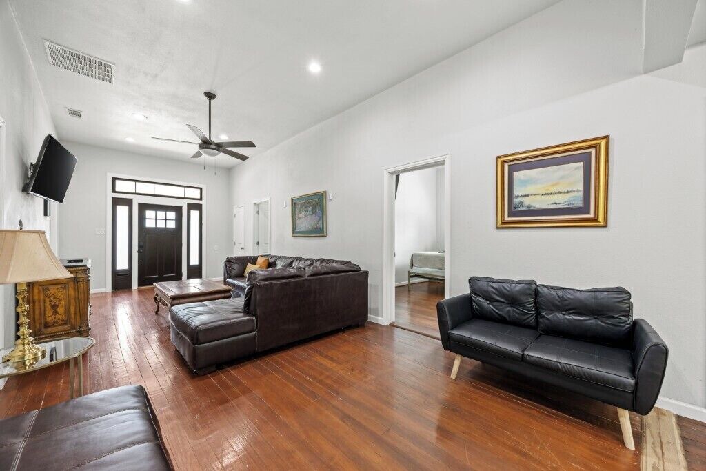 Photo of Livingroom in Oak Cliff