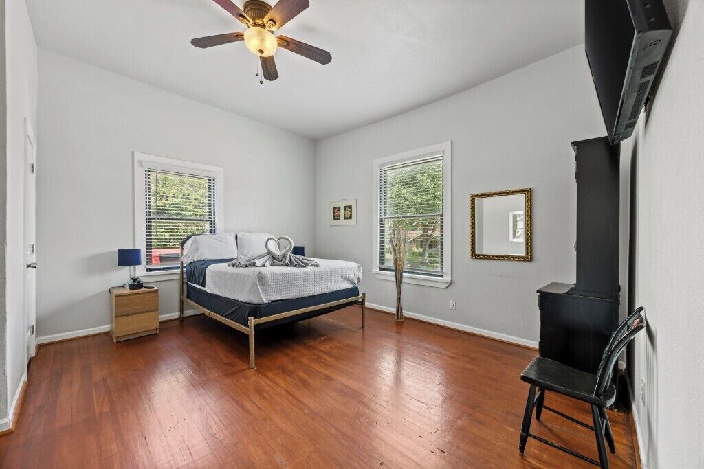 Photo of Bedroom in Oak Cliff