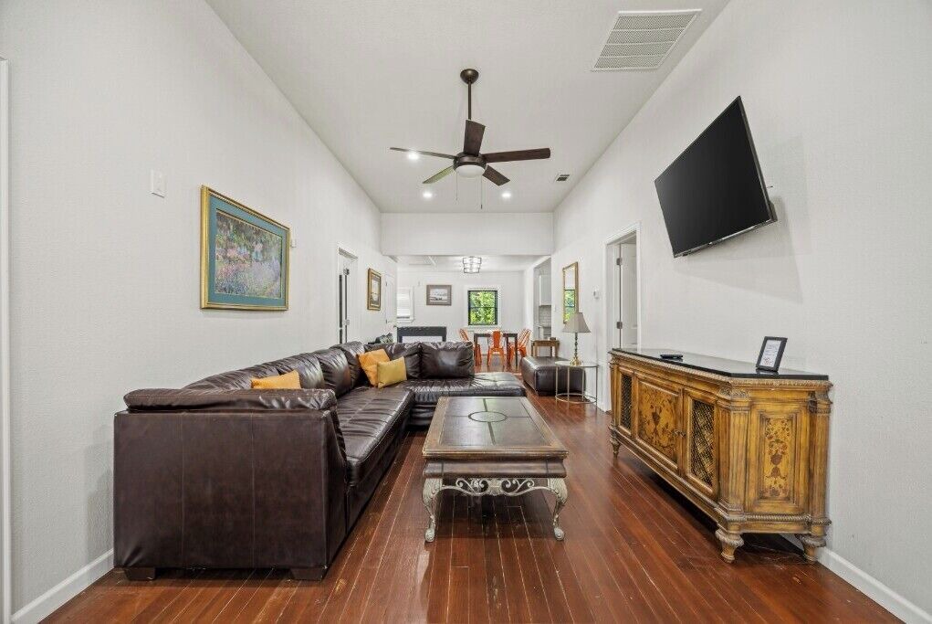 Photo of Livingroom in Oak Cliff