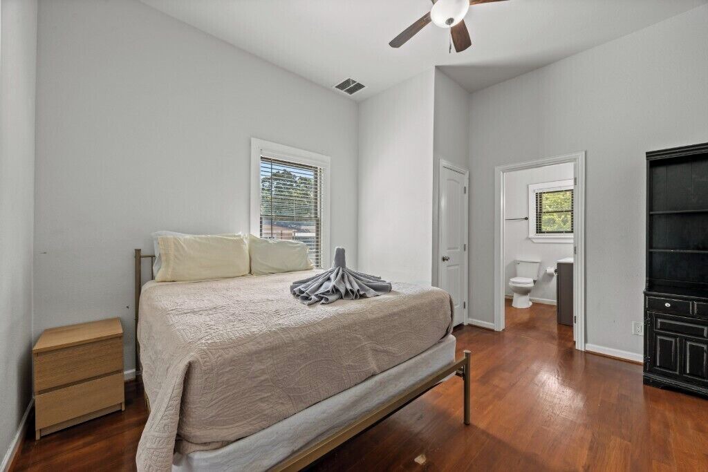 Photo of Bedroom in Oak Cliff