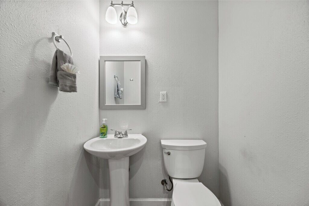 Photo of Bathroom in Oak Cliff