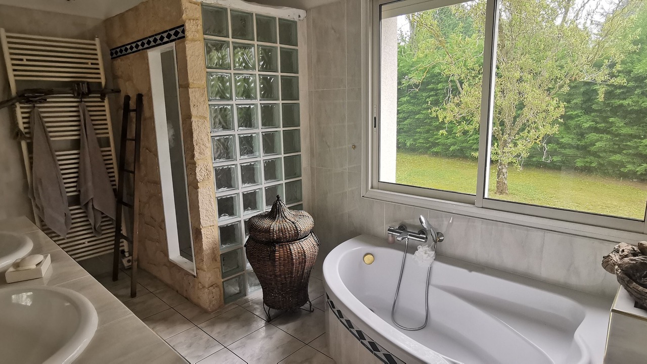 Photo of Bathroom in Saint-Antoine-de-Ficalba