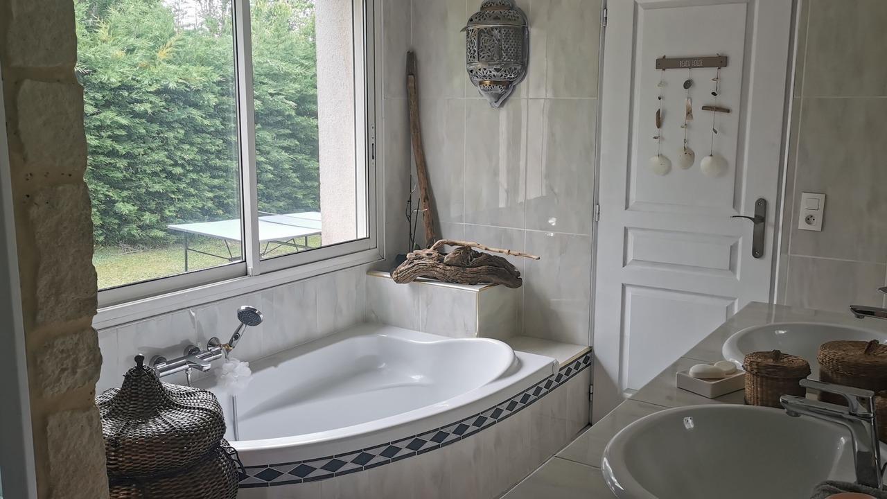 Photo of Bathroom in Saint-Antoine-de-Ficalba