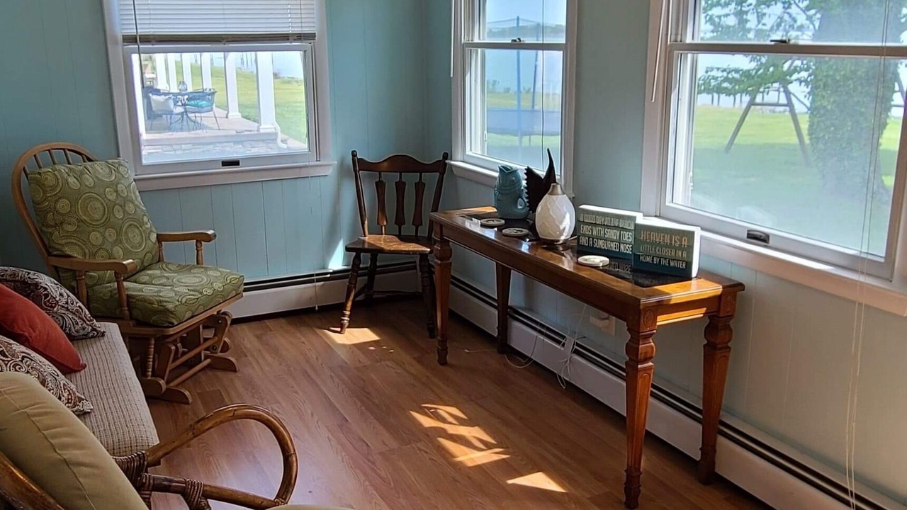 Photo of Livingroom in Coltons Point