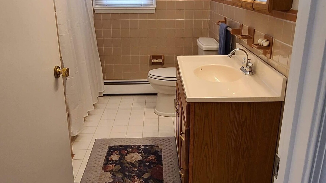 Photo of Bathroom in Coltons Point
